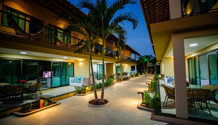 Serrambi-Residence_Site_Check-in_Casas-Corredor-Noite